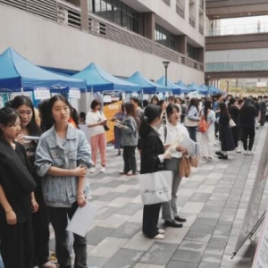 �@����Ƹ������600������λ�M��У �B�Ϸ����ИI�˲���������